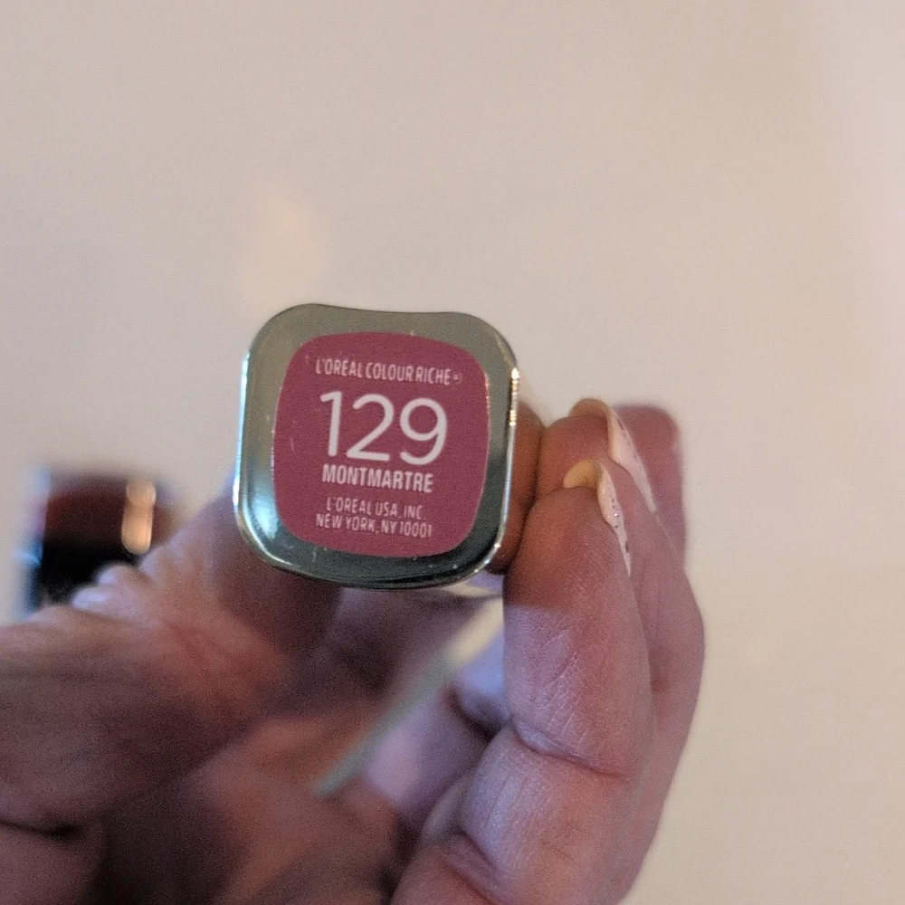 L'Oreal Lipstick - Pink And Burnt red pepper